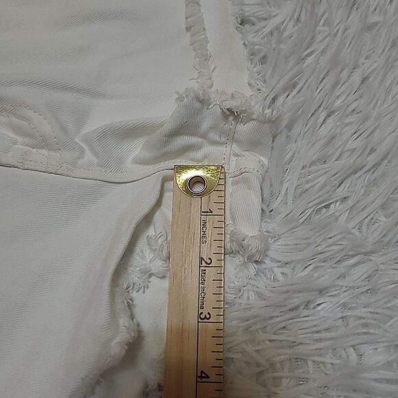 Urban Outfitters BDG High Rise Dree Cheeky Size 28W White Studded Denim Shorts - Picture 12 of 12